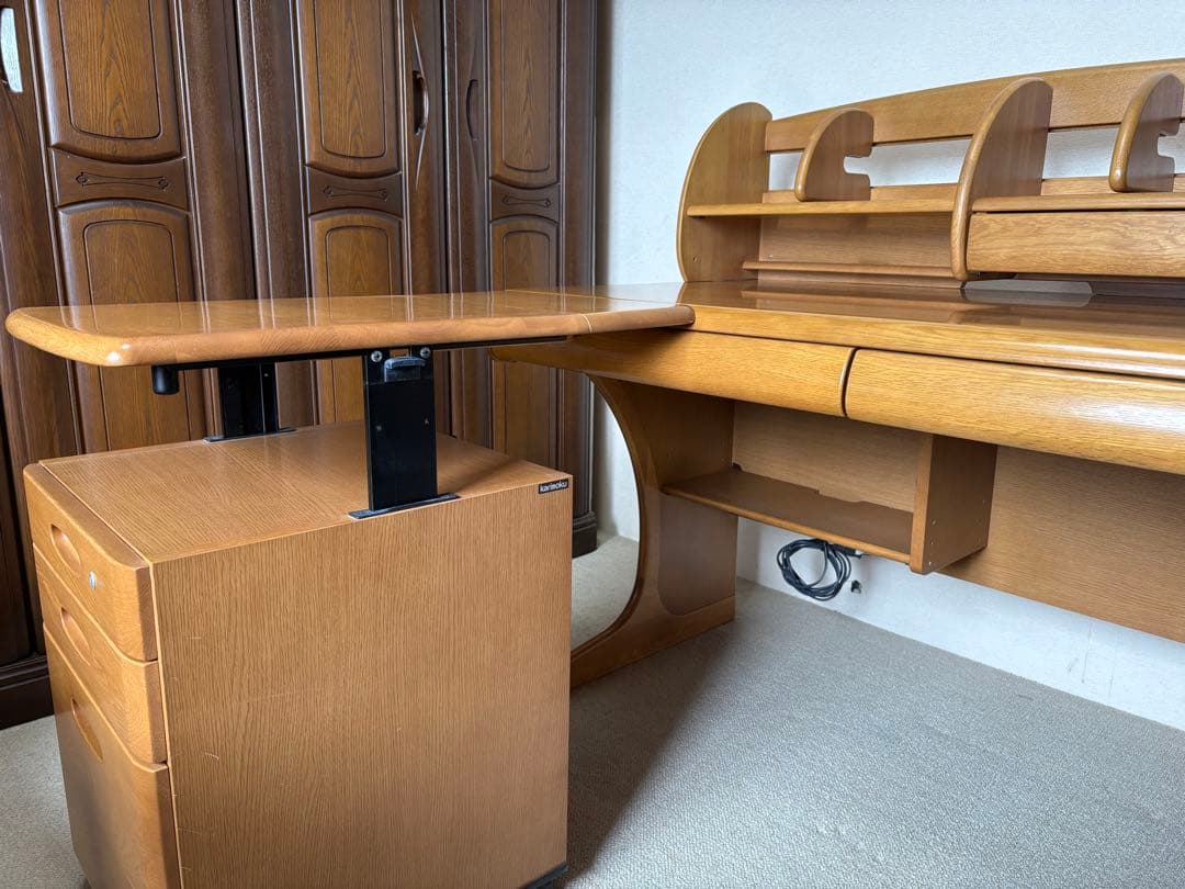 3/3 カリモク家具　ワゴン(机本体、本棚、ワゴンセットで販売希望)