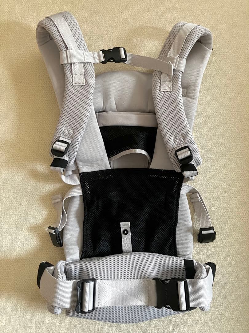 アップリカ　ラクリス　抱っこ紐　ホワイトアッシュ