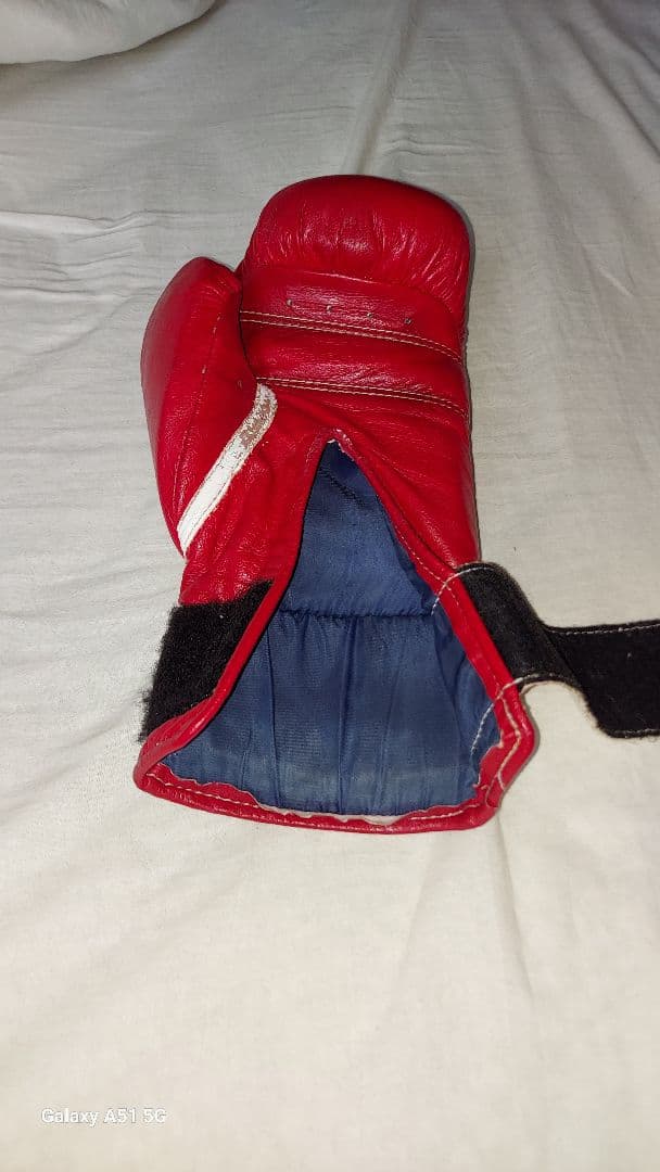 Winning ボクシンググローブ 12 oz 赤