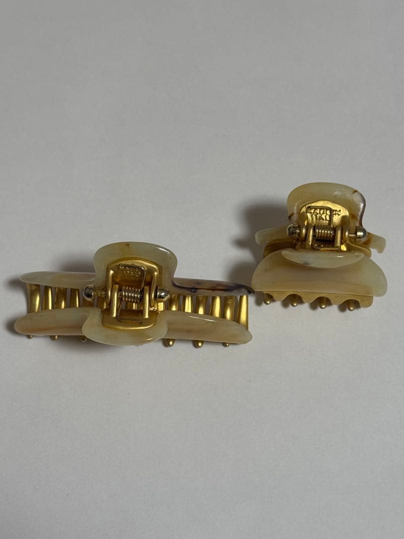 acca ヘアクリップ 2個