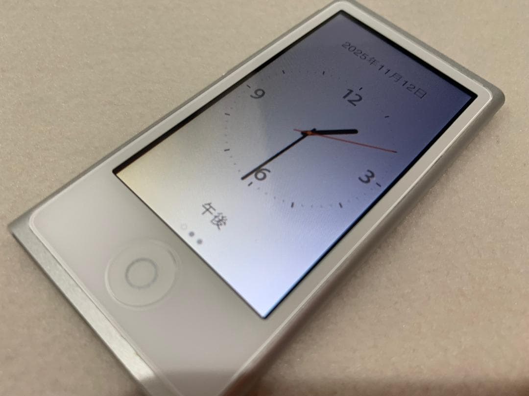 【美品】Apple iPod nano 第7世代 16GB シルバー