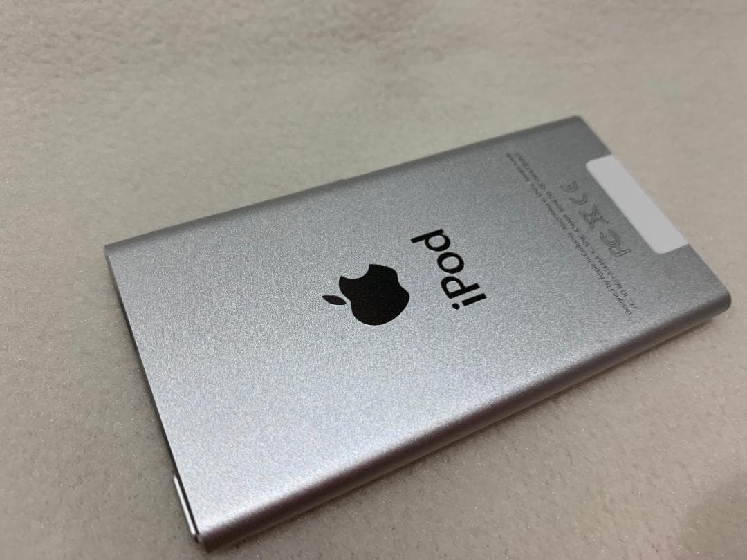 【美品】Apple iPod nano 第7世代 16GB シルバー
