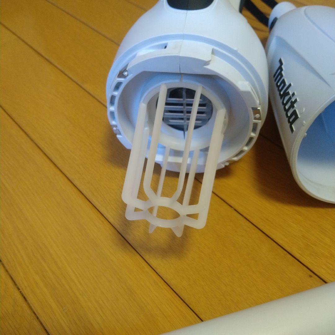 Makita　cl141fd 充電式掃除機 バッテリー付き