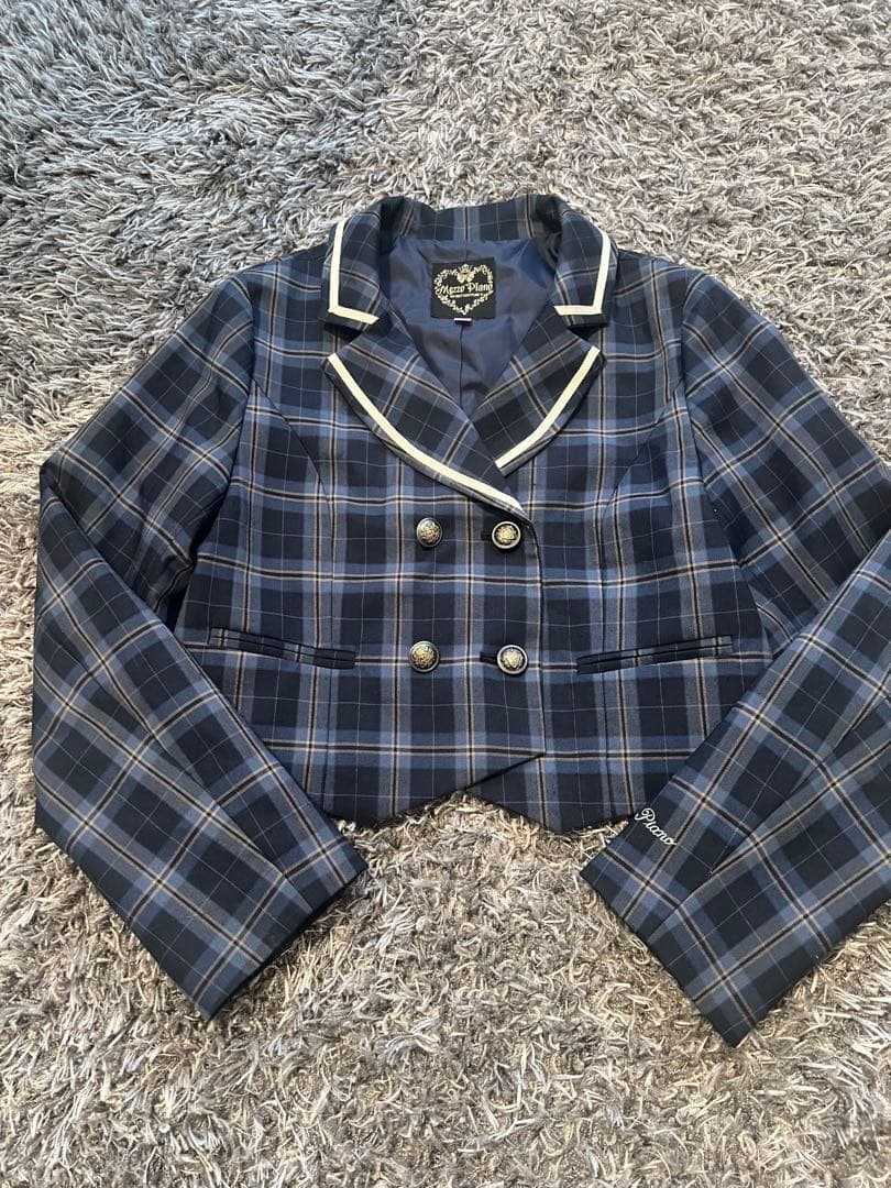 メゾピアノ　スーツLサイズ　卒業式