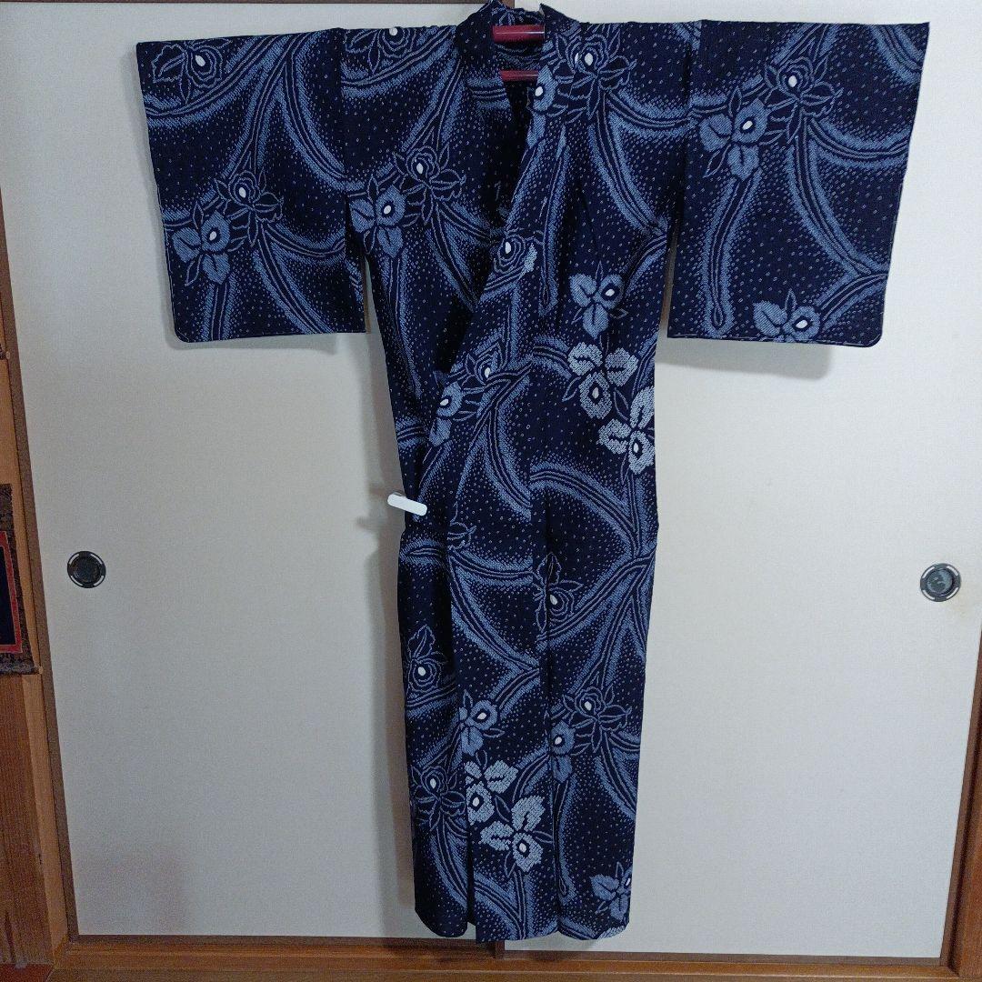 未使用　有松絞り　絞り浴衣　　花柄　仕付け糸付き