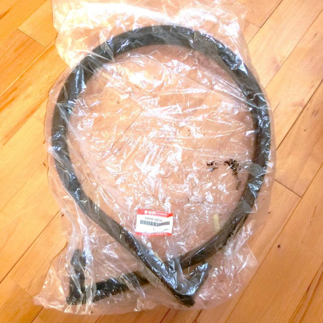 カプチーノ リアピラー用 純正ウエザーストリップ 84644-80F00