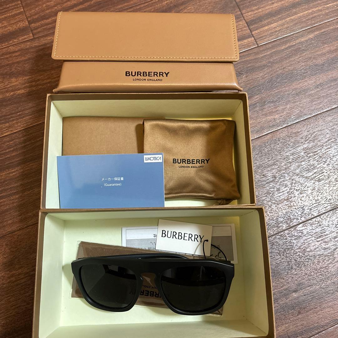 【新品正規店購入】バーバリーBURBERRY サングラス BE4396Uスクエア