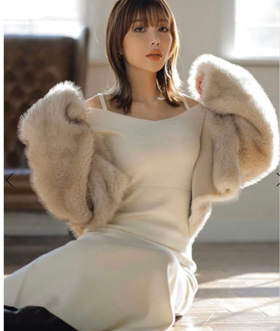 リリlilyeimy istoire フェイクファーフードジャケット