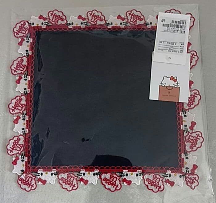 「新品未開封品」近沢レース タオルハンカチ ハローキティ ネイビー