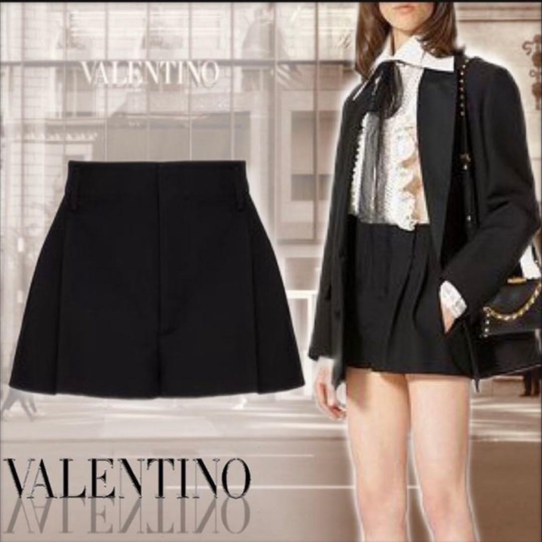 VALENTINO ブラック ショートパンツ