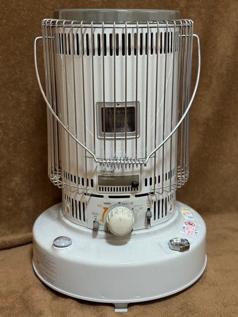 A4 美品 TOYOTOMI KS-67E 石油ストーブ ホワイト 遠赤外線放射