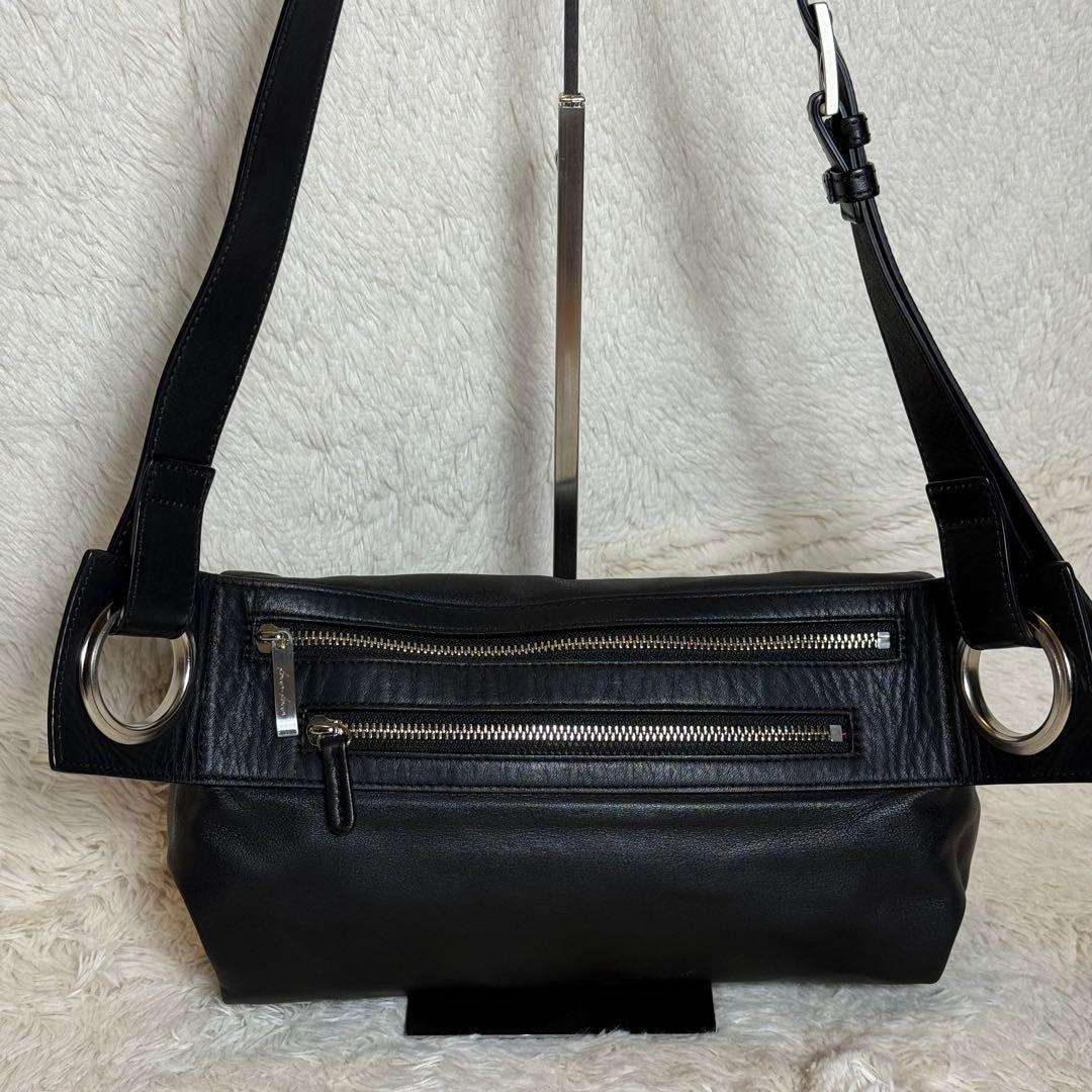 極美　kawa-kawa カワカワ　レザー　ボディバッグ　斜めがけ　肩掛け　金具