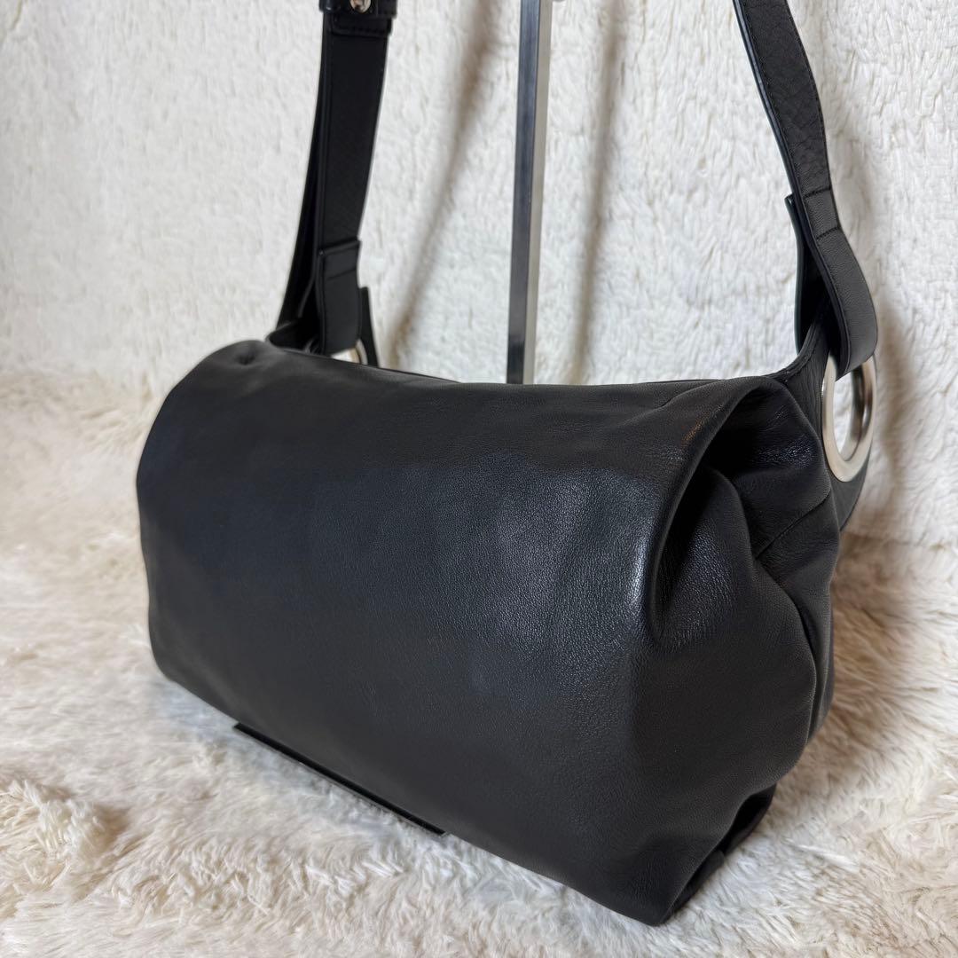 極美　kawa-kawa カワカワ　レザー　ボディバッグ　斜めがけ　肩掛け　金具