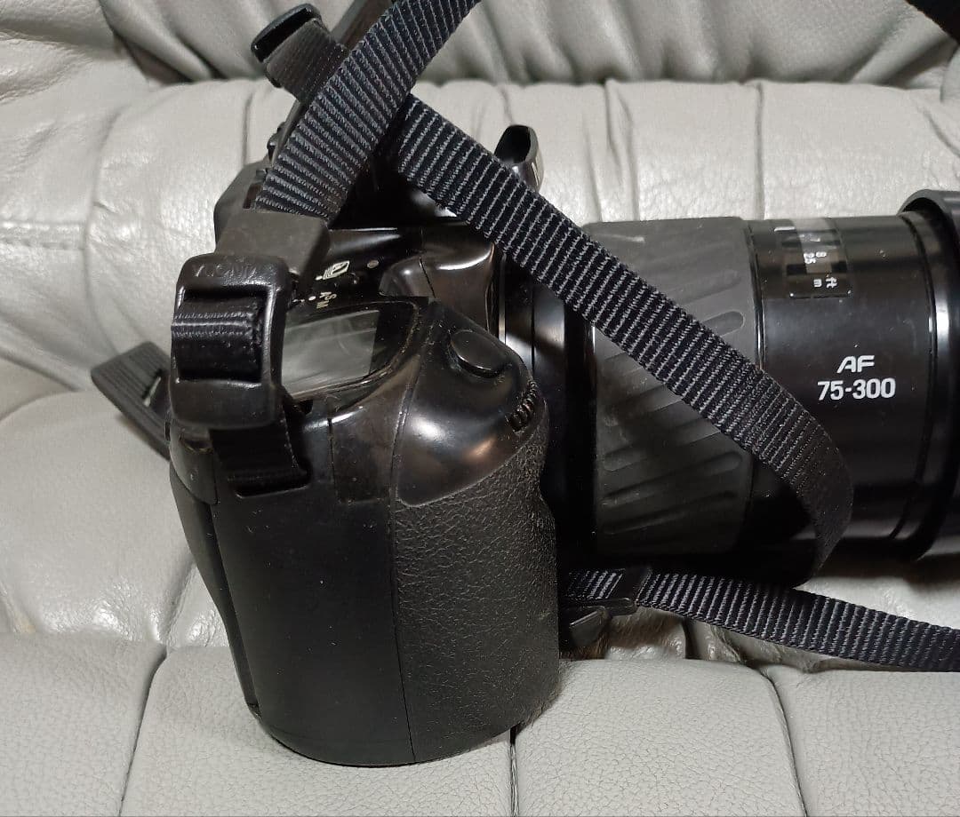 MINOLTA 一眼レフカメラ AF 75-300レンズ付き
