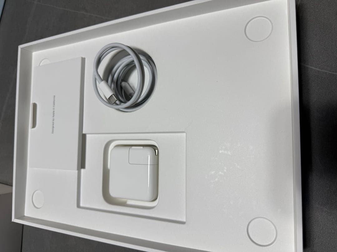 箱付美品！　MacBook Air 13.3インチ 2020 256GBゴールド