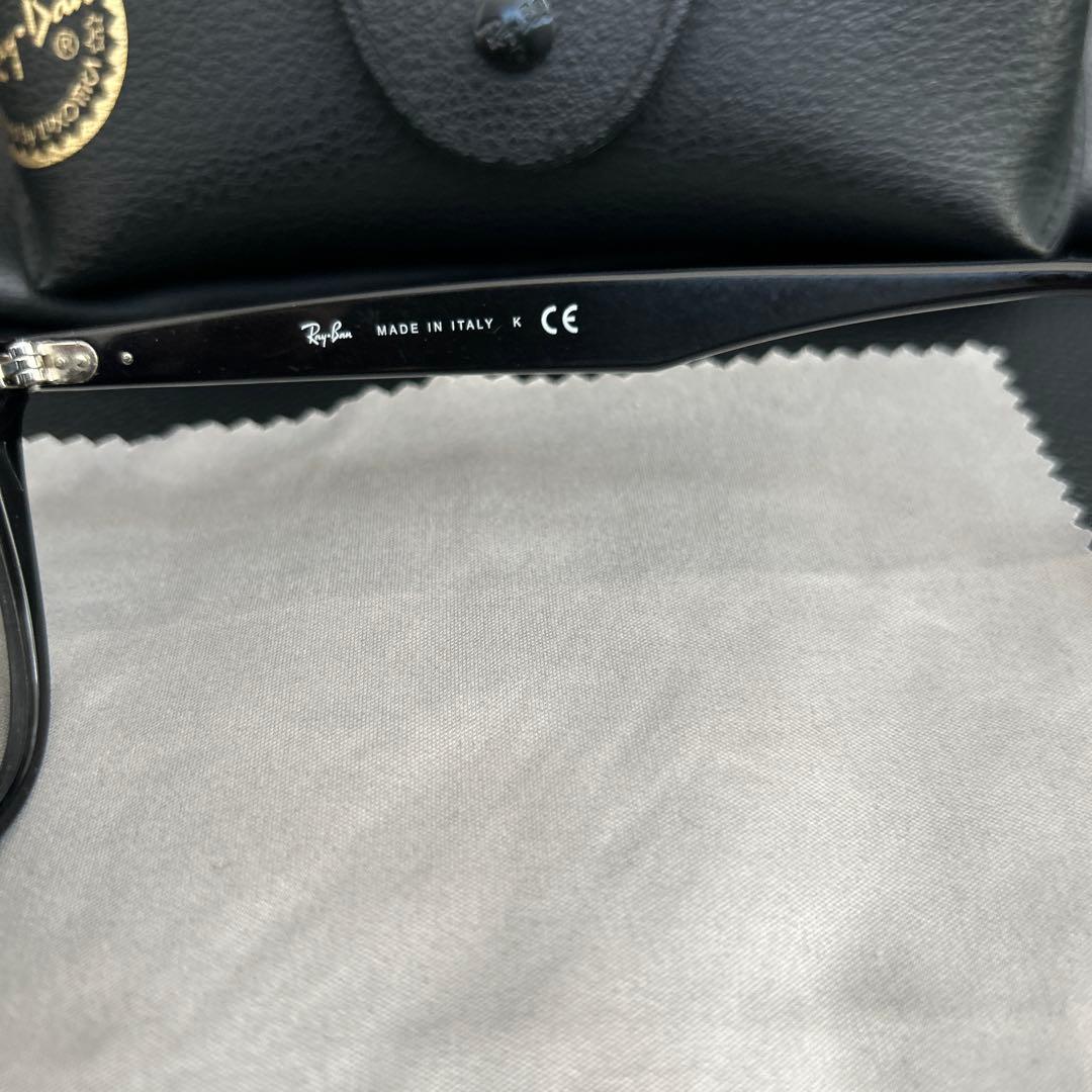 Ray-Ban RB-4258Fブラックフレーム サングラス