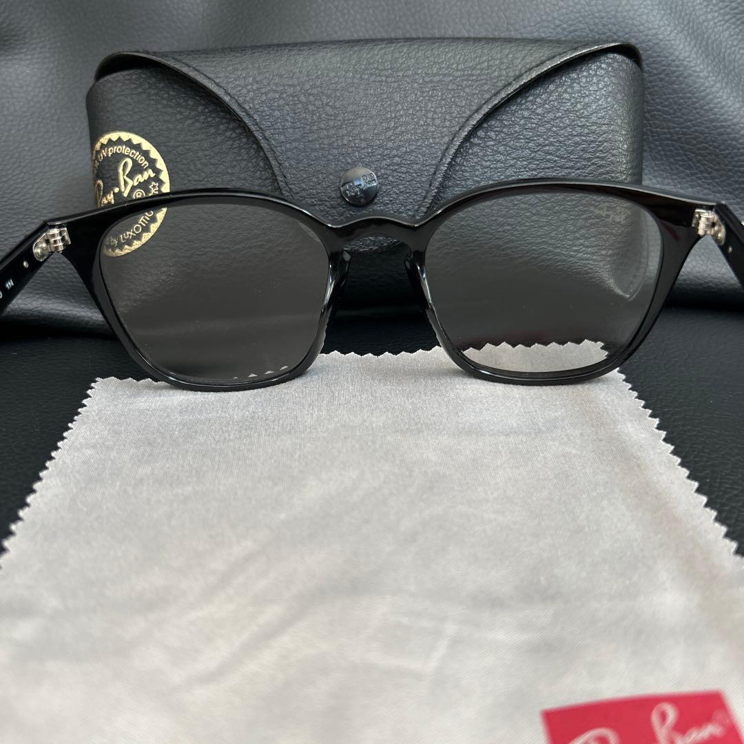 Ray-Ban RB-4258Fブラックフレーム サングラス