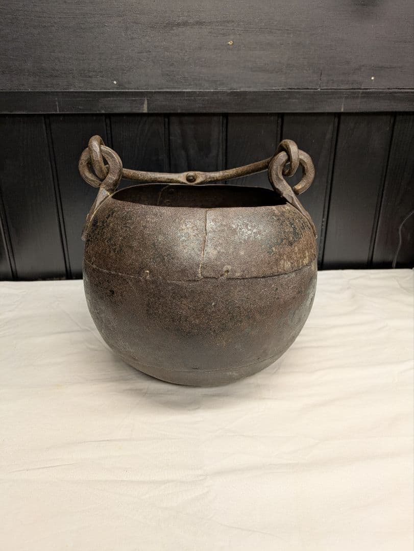 アンティーク　古いアイアンのバケツ/鉄のつるべ 　　鉢カバー　 古家具　ビン　缶