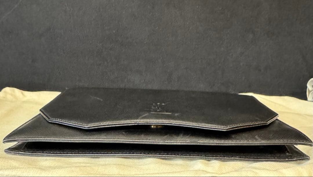 【希少】YSL イヴ・サンローラン ブラックレザー クラッチバッグ