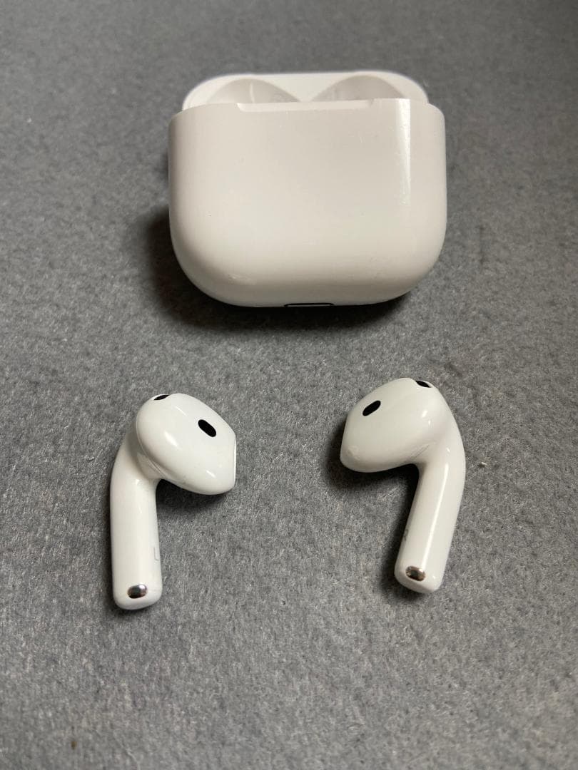 美品 AirPods 第4世代 ノイズキャンセリング搭載モデル MXP93J/A