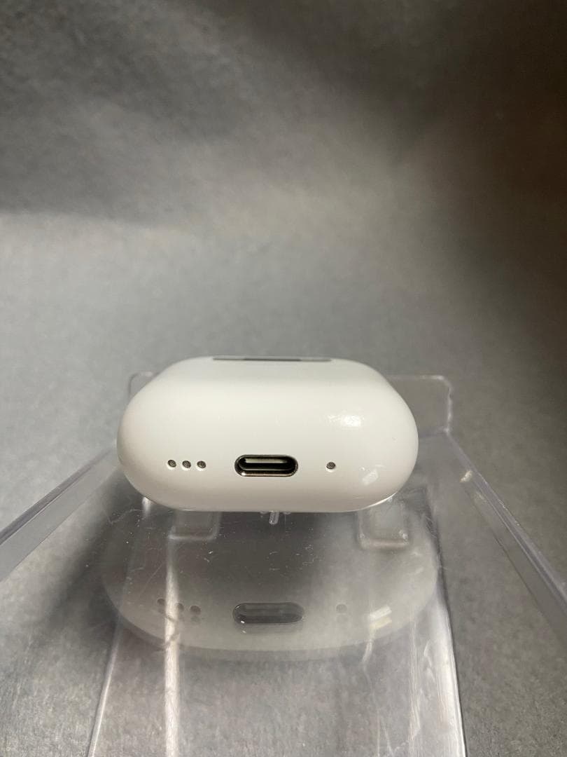 美品 AirPods 第4世代 ノイズキャンセリング搭載モデル MXP93J/A