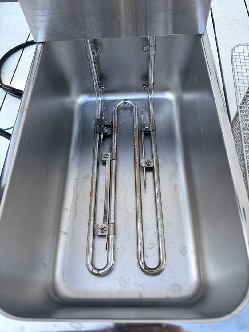 ネイネイニチワ電気　MMF-82B 2022年製　業務用フライヤー