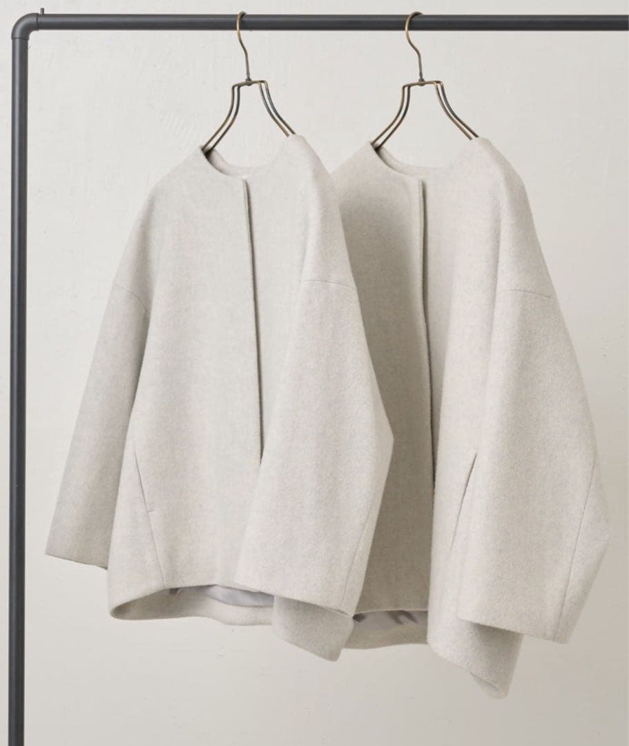 ビアズリー 後ろぷっくりウールショートコート　ライトグレー　0サイズ✤ 美品