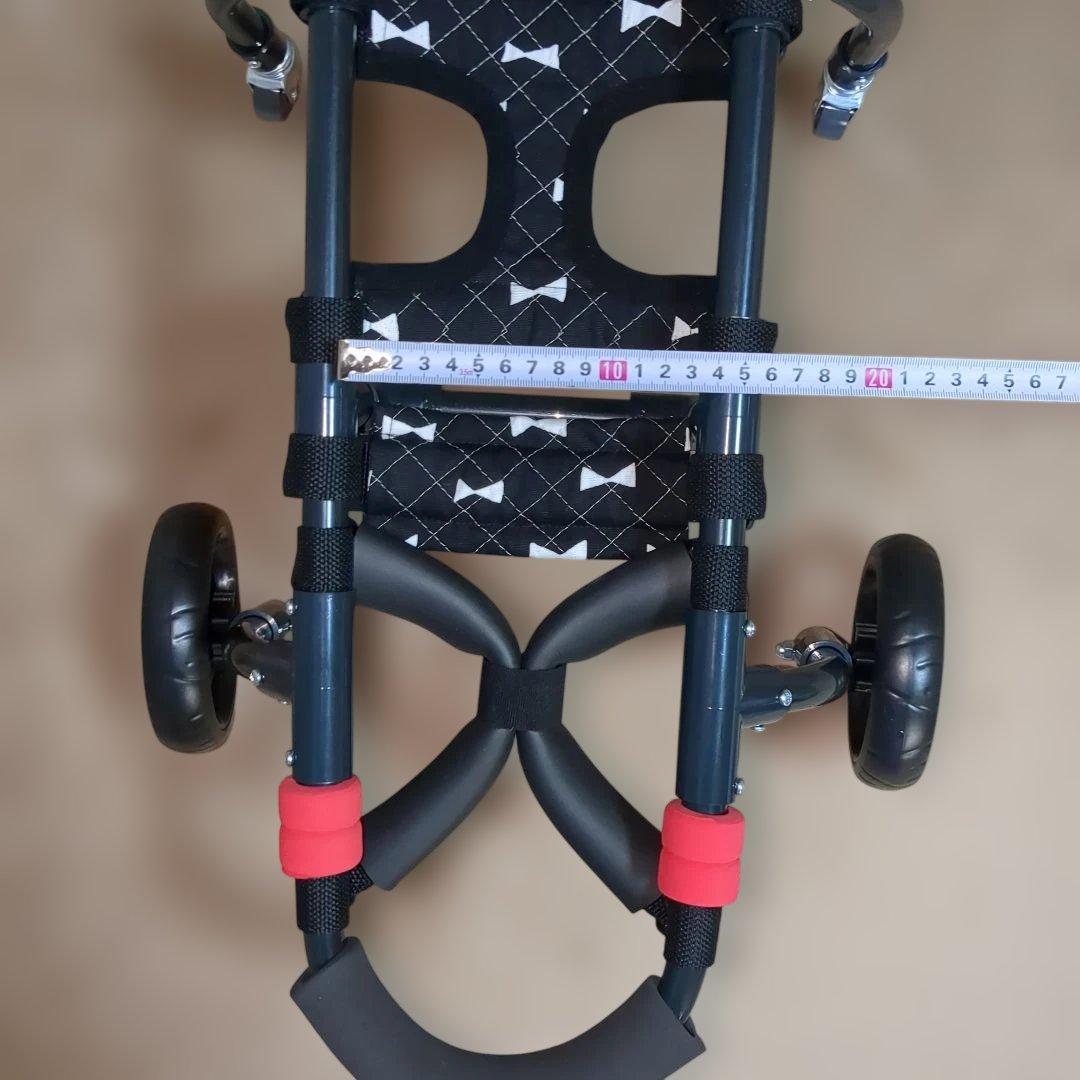 ワンちゃん4輪　リハビリ　食事補助　犬用車椅子　介護用　犬の歩行器