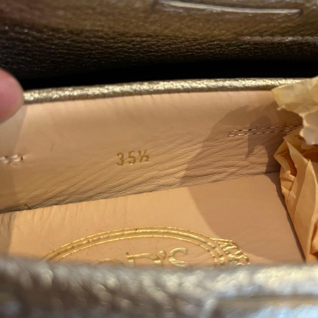保存袋つき 美品！ TOD'S ゴールド ドライビングシューズ35.5