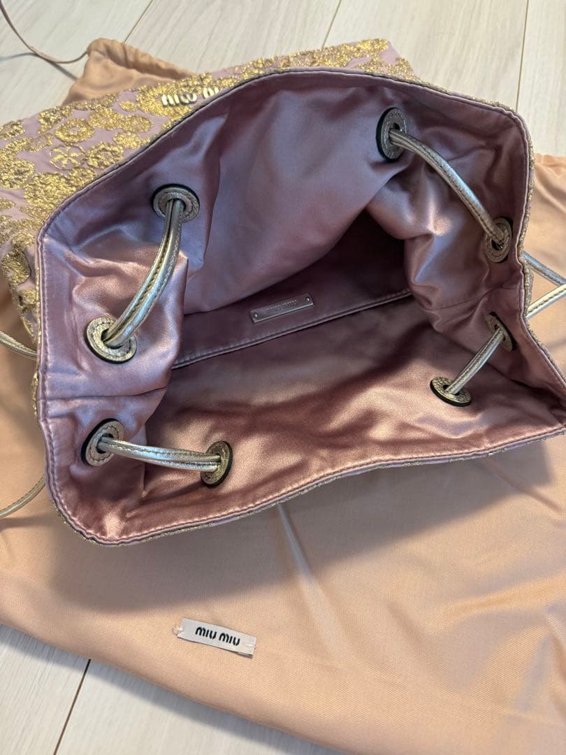 miu miu ポーチ型バッグ