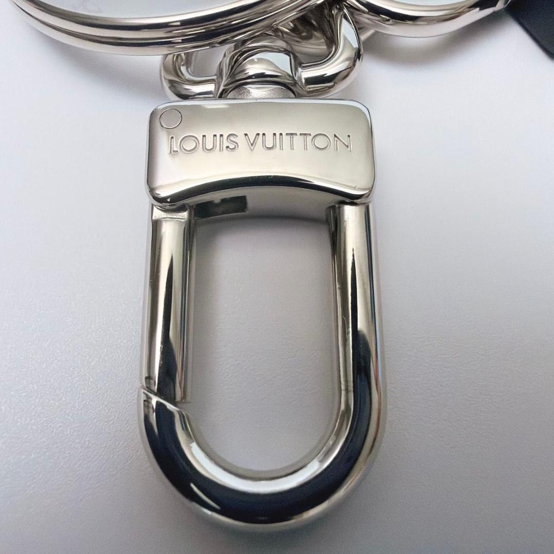 ルイヴィトン キーホルダー・ドラゴンヌ アエログラム ブラック M01194