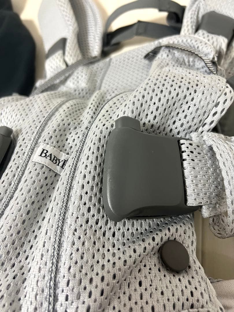 4way ベビービョルン ベビーキャリア シルバーメッシュ新生児から3歳まで