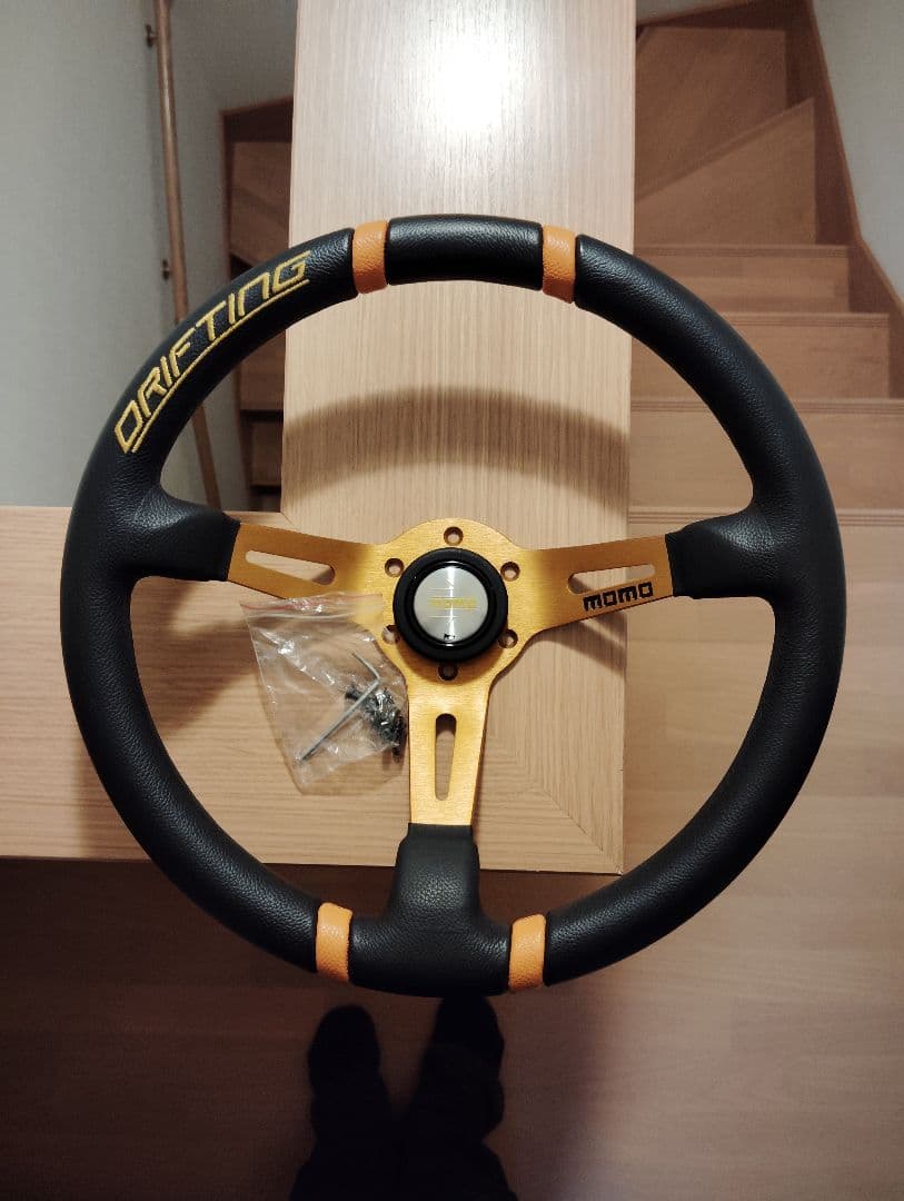 momo DRIFTING ステアリングホイール 　35π