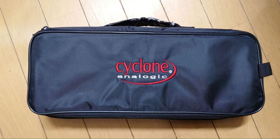 Cyclone TT-303 アナログシンセ　 TB-303