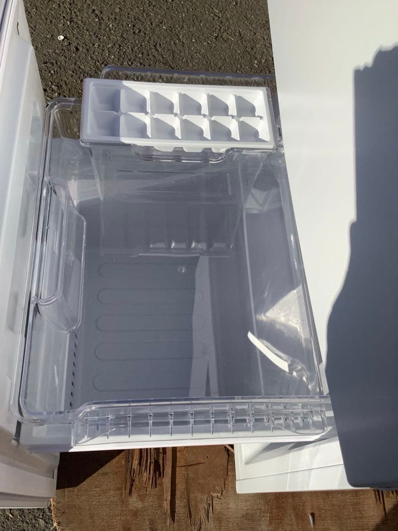 ゆりんシャープ 2ドア冷凍冷蔵庫 SJ-D15P-W 2025年製