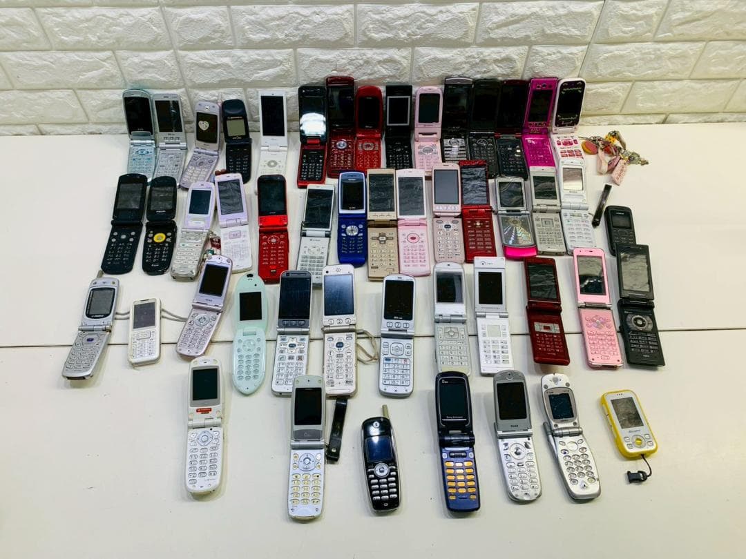 89Z 携帯電話 ガラケー 動作未確認品 修理パーツ取り/コレクション用