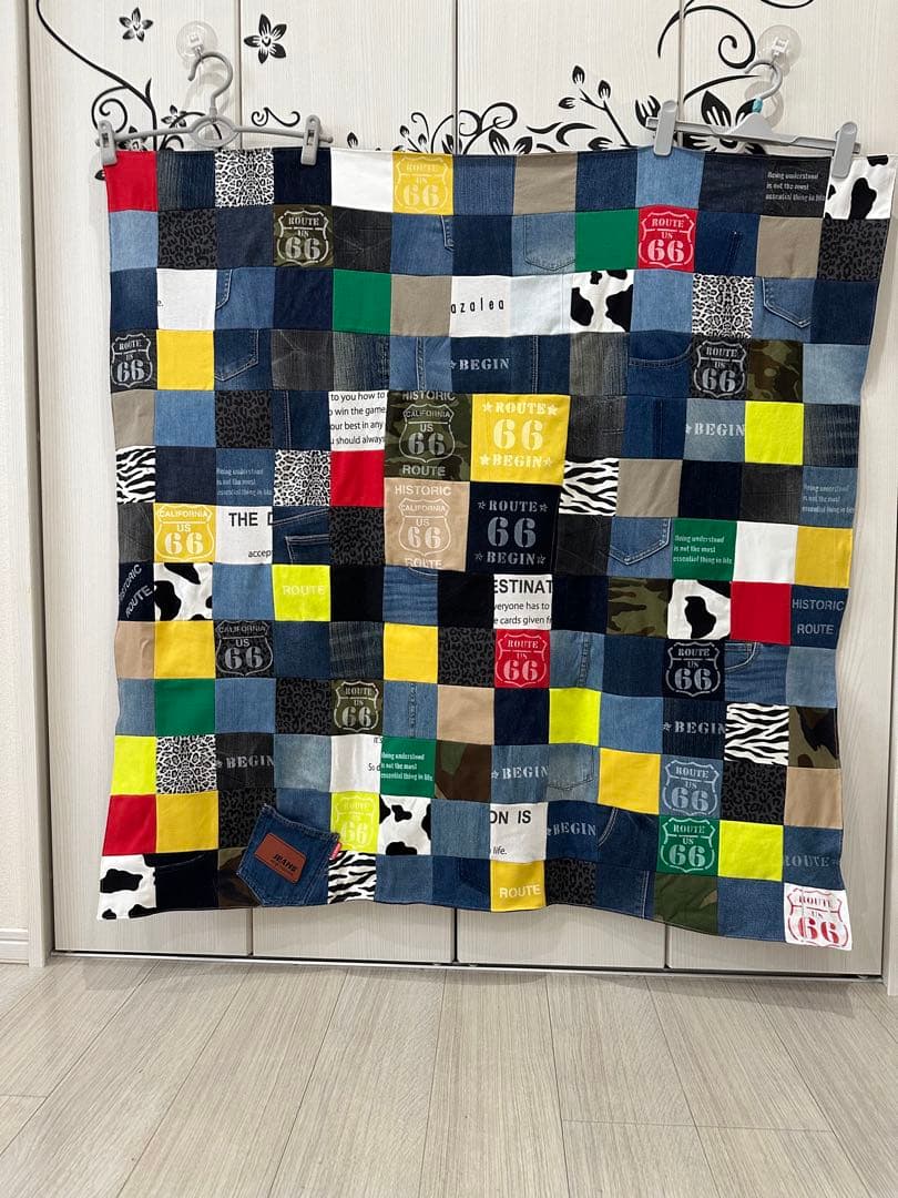 トラベルボストンバック　スポーツ、白色、デニムリメイクバック、パッチワークラグ