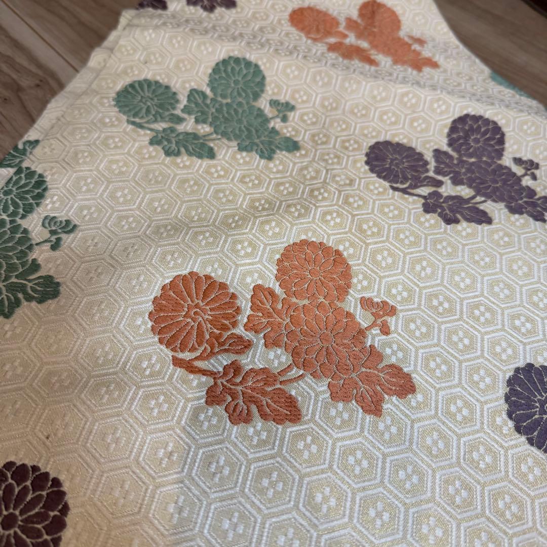 三越　超美品　人間国宝　喜多川平郎　有職唐織　名古屋帯　着物　376 白　紫