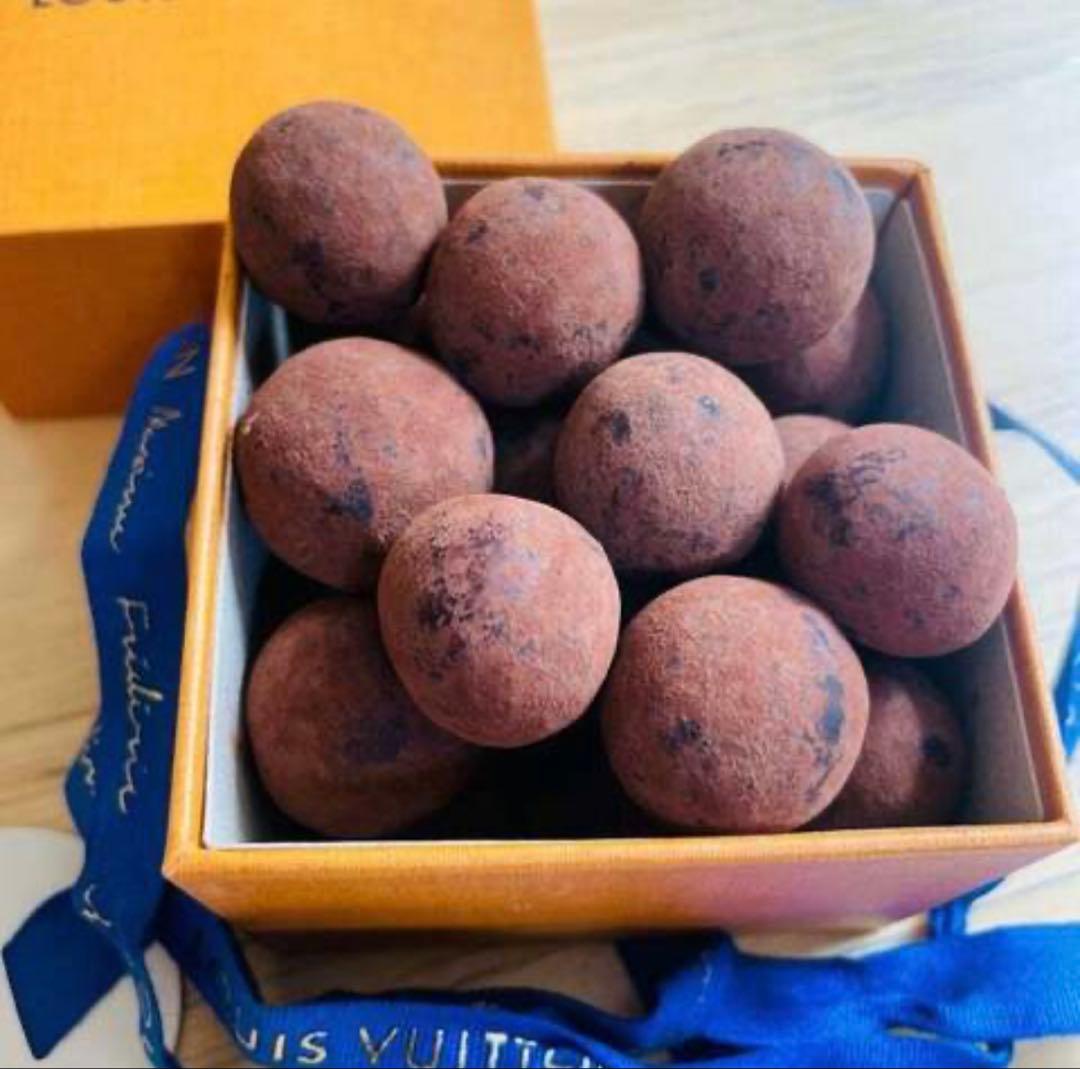 LOUIS VUITTON チョコレート ナッツ トリュフ