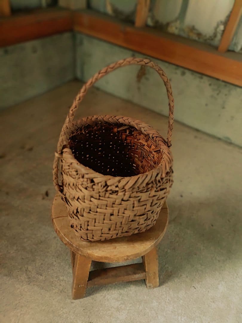 信州安曇野の山葡萄籠バック　里山手仕事