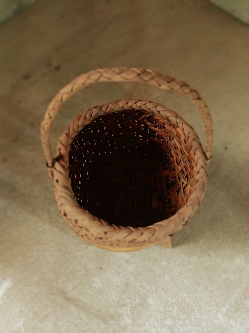 信州安曇野の山葡萄籠バック　里山手仕事