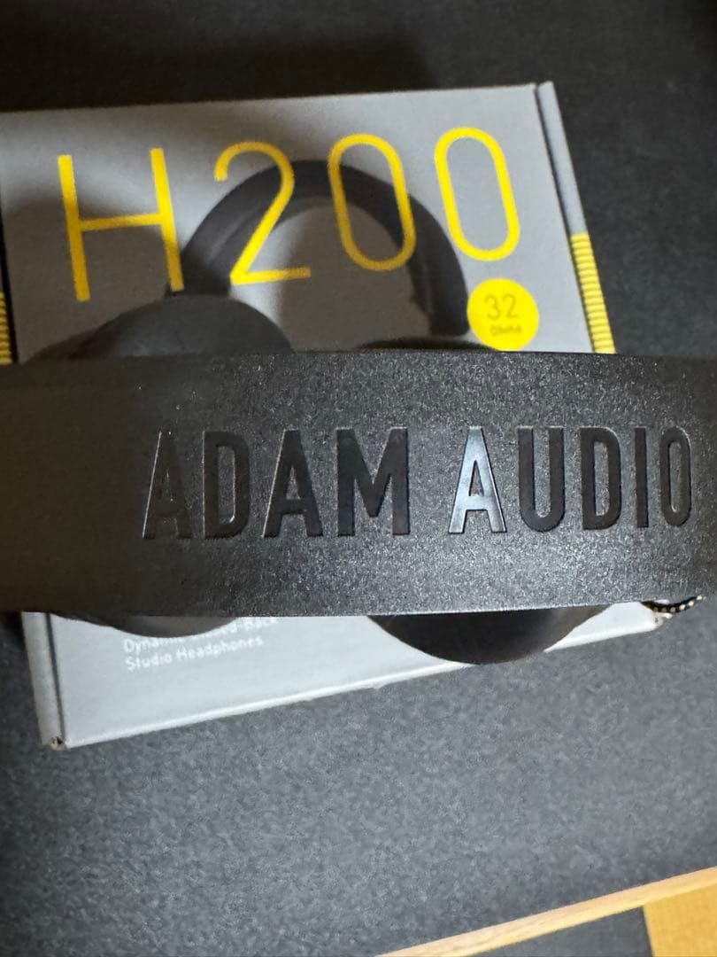 ヘッドホン adam audio H200