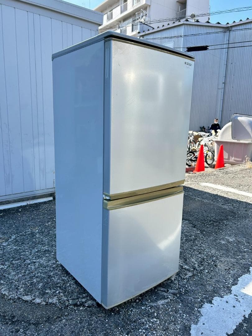 SHARP 冷凍冷蔵庫 137L 2010年製