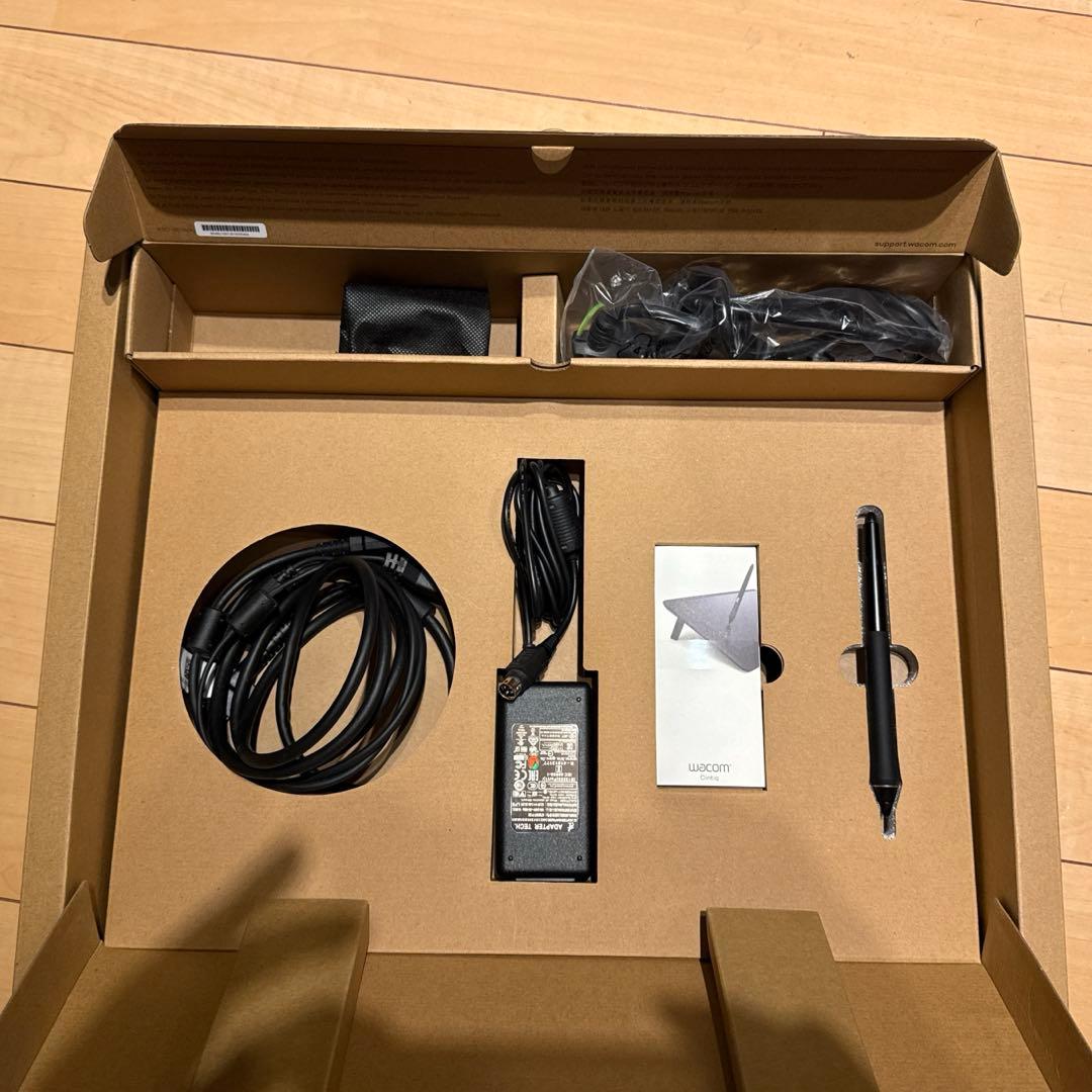 Wacom Cintiq 16FHD（DTK1660）ペンタブレット本体