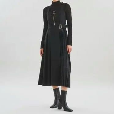 【極美品♡2023】グレースコンチネンタル プリーツドッキングワンピース　黒