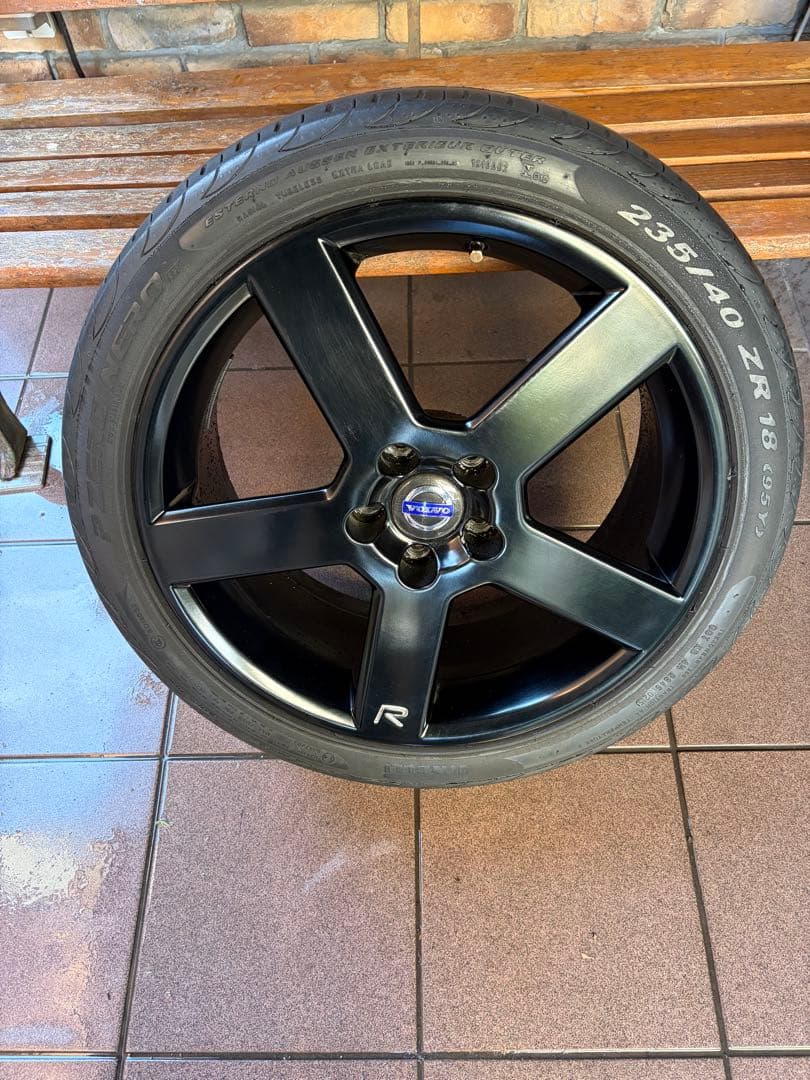 ボルボ　純正ホイール　ペガサス　235/40 ZR 18インチ　マットブラック