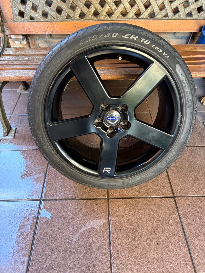 ボルボ　純正ホイール　ペガサス　235/40 ZR 18インチ　マットブラック