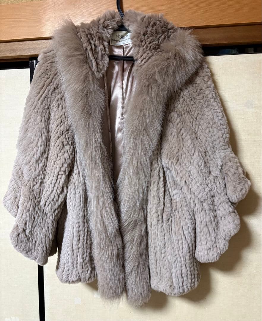 週末セール！グレースコンチネンタル　フード付きベージュファーコート