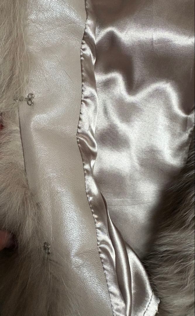 週末セール！グレースコンチネンタル　フード付きベージュファーコート