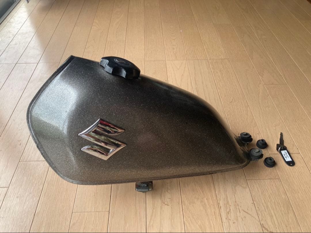 グラストラッカー　純正タンク　ラメ塗装　NJ47A